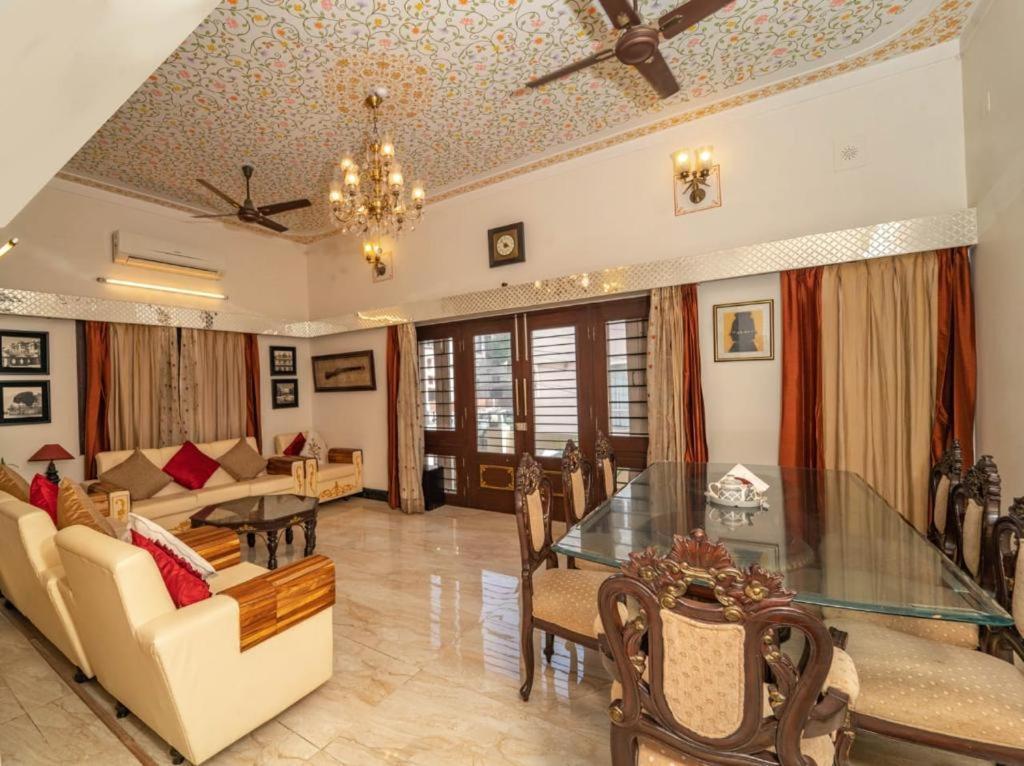 Santosh Villa - The House Of Antiques And Art Udaipur Eksteriør bilde
