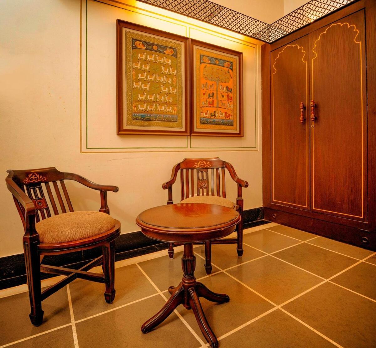 Santosh Villa - The House Of Antiques And Art Udaipur Eksteriør bilde