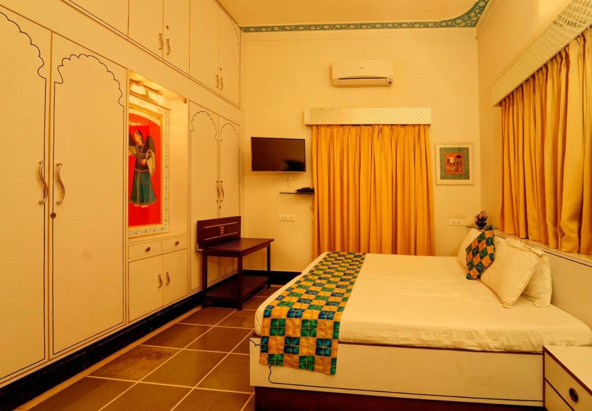 Santosh Villa - The House Of Antiques And Art Udaipur Eksteriør bilde